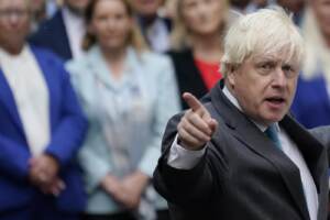 Londra, Boris Johnson lascia Downing Street a Liz Truss - La conferenza a Downing Street