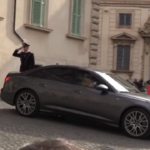 Governo, Meloni lascia il Quirinale: il saluto dall’auto