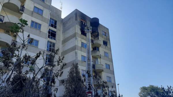 Catanzaro, tre giovani fratelli morti per incendio in casa