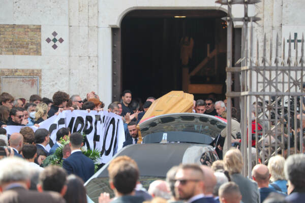 Roma, ragazzo investito: ai funerali Meloni