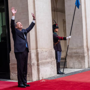 Presidente del Consiglio uscente Mario Draghi lascia Palazzo Chigi