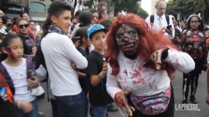 Città del Messico, torna la parata degli zombie
