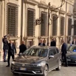Governo, Draghi arriva a Palazzo Chigi per rito campanella