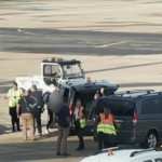 Regno Unito, Boris Johnson torna a Londra per sfidare Sunak