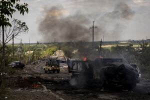 Continua la battaglia tra russi e ucraini a Lysychansk
