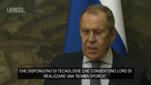 Ucraina, Lavrov: “Accusa ‘bomba sporca’ non infondata”