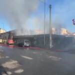 Catania, in fiamme deposito di elettrodomestici