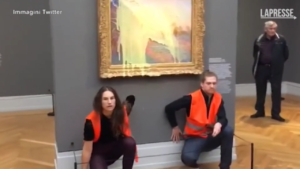 Germania, ambientalisti lanciano purè contro quadro di Monet