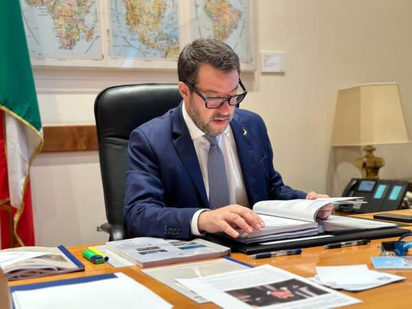 Governo, Salvini: “Far ripartire i cantieri”