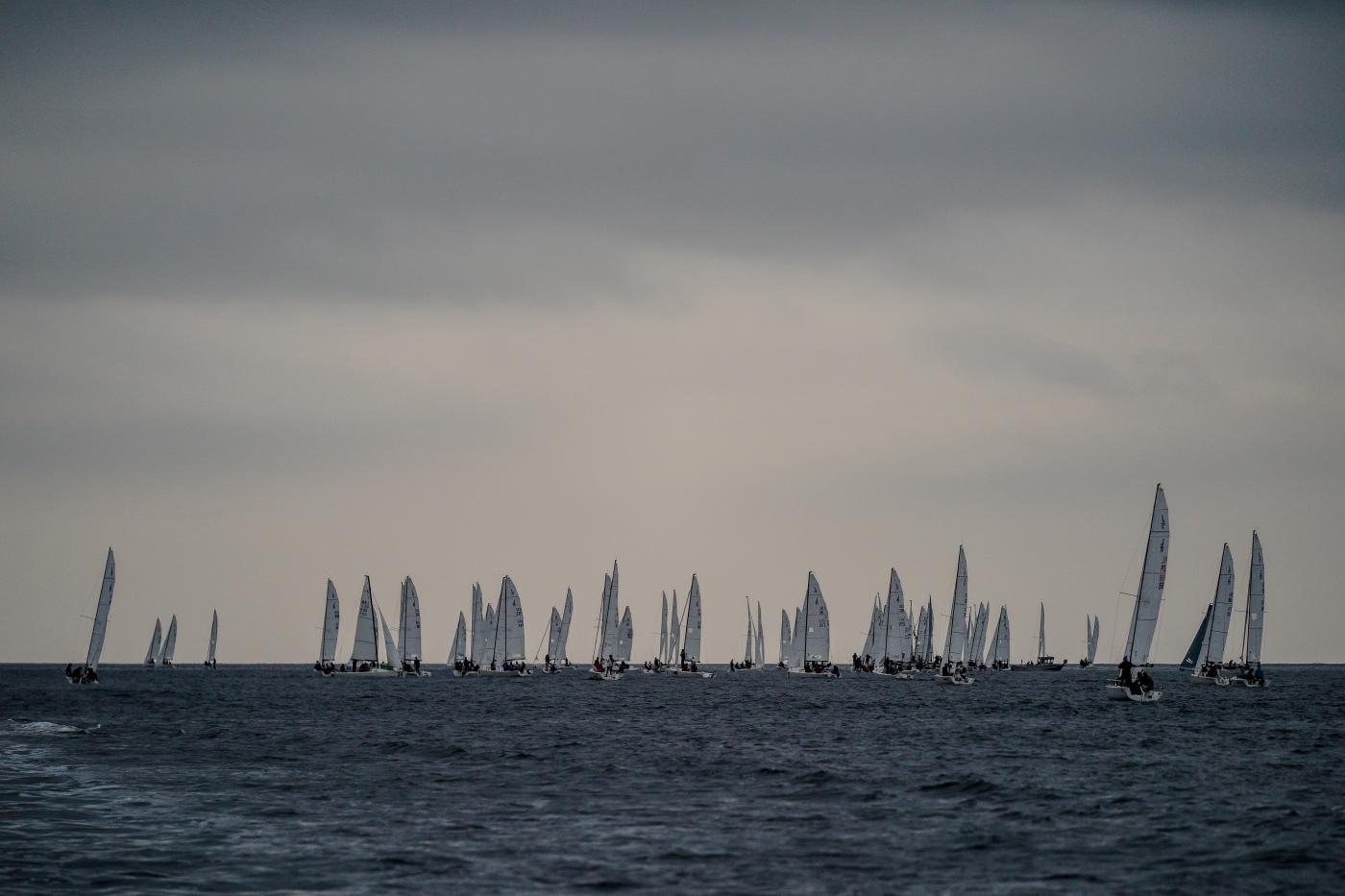 Vela, trionfo del team svizzero Decouvertes-GeoMod al campionato mondiale J/70 di Monaco