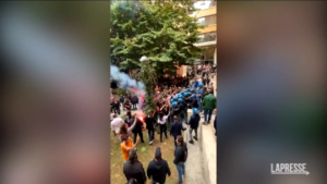 Roma, scontri alla Sapienza tra studenti di sinistra e la polizia