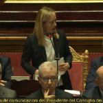 Covid, Meloni: “Non scambiamo scienza con religione”