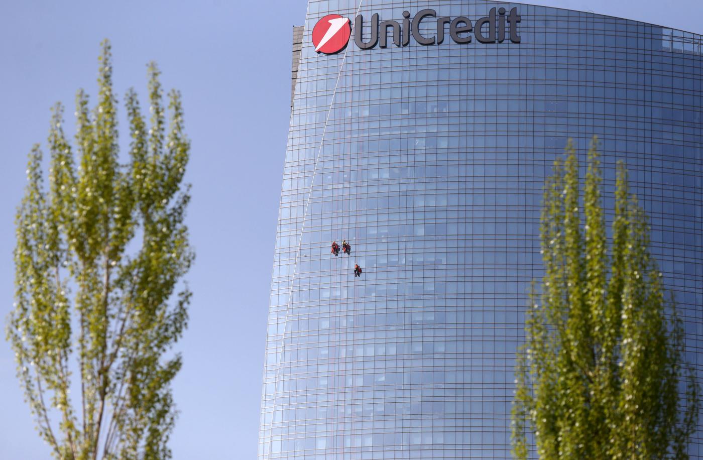 Unicredit: “Golden power illegittimo, campagne aggressive per screditare Ops” Unicredit: “Golden power illegittimo, campagne aggressive per screditare Ops”