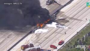 Florida, autocisterna in fiamme sull’autostrada: 4 feriti