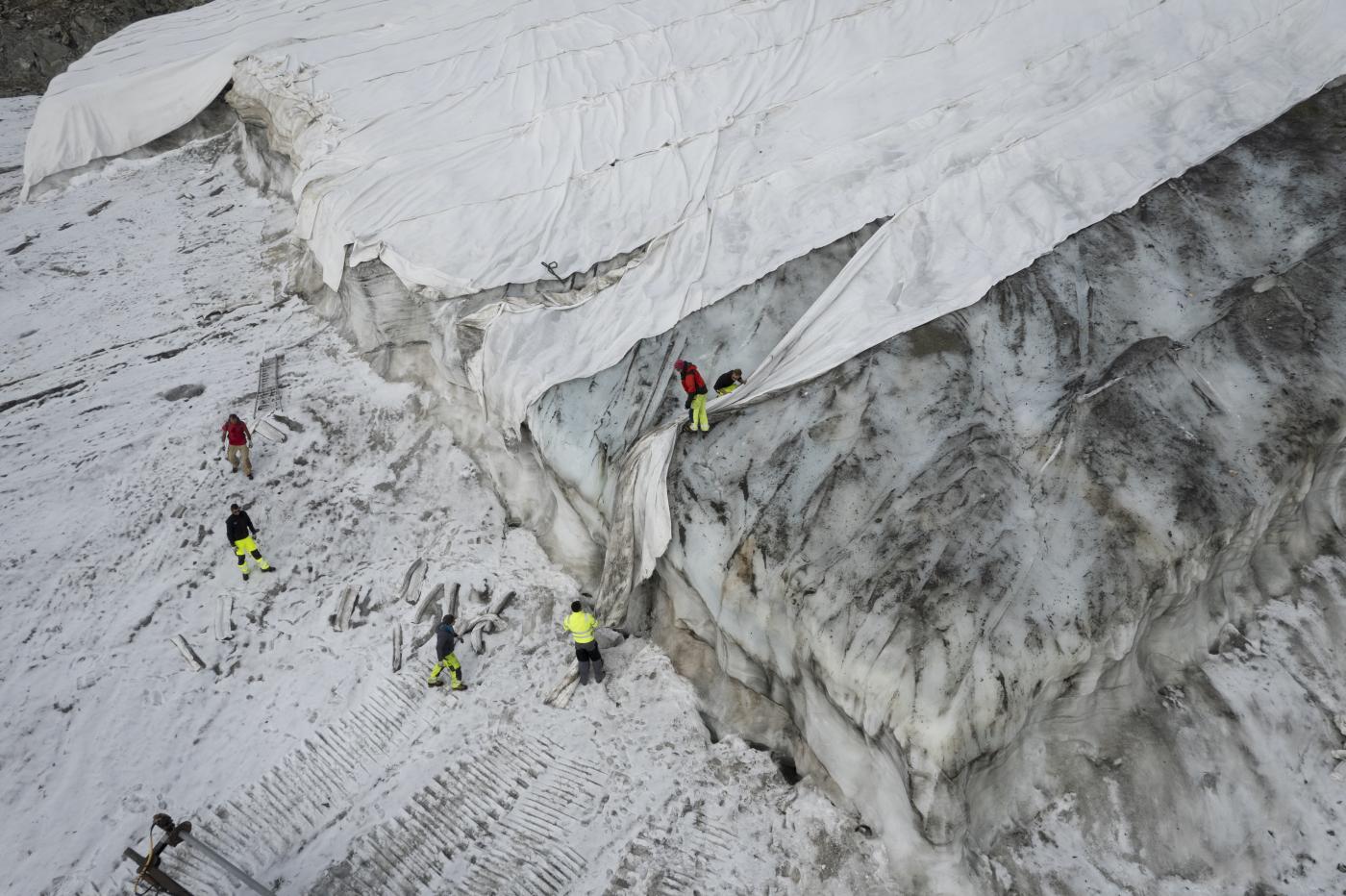 Clima, ricercatori: “Siamo ultima generazione che può ascoltare ghiacciai”