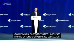 Russia, Putin all’Occidente: “Fa gioco sporco e sanguinario”