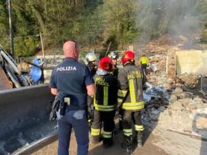 Lucca, esplode villetta: si cercano vittime sotto macerie