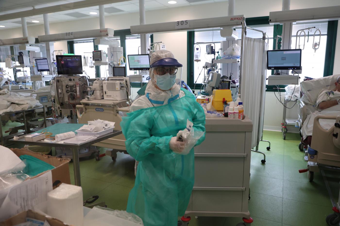 Covid, incidenza scende sotto 50 Covid, incidenza scende sotto 50