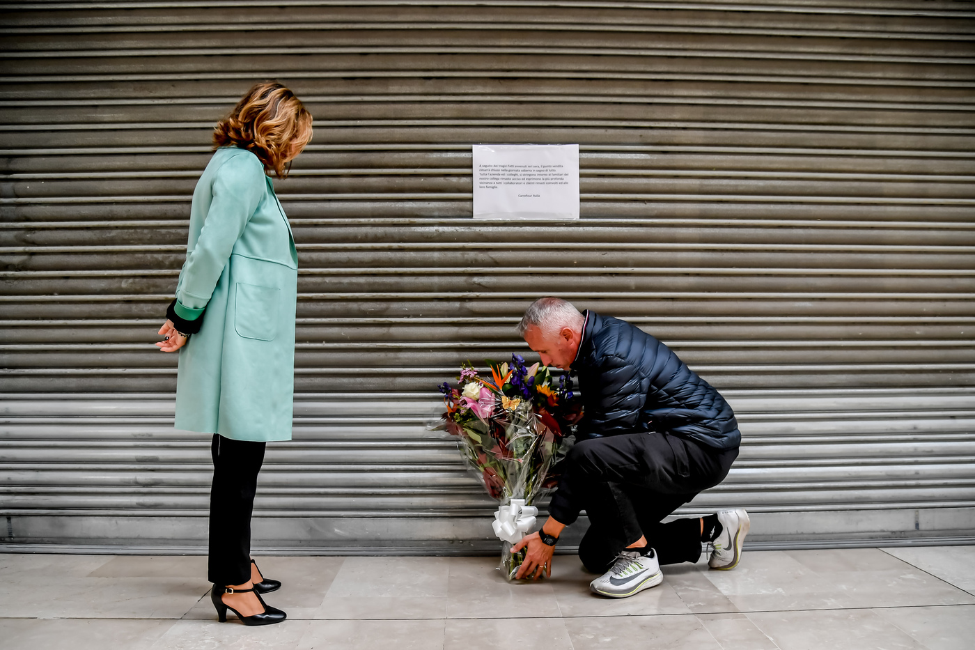 Assago, Carrefour ritira oggetti taglienti da punti vendita