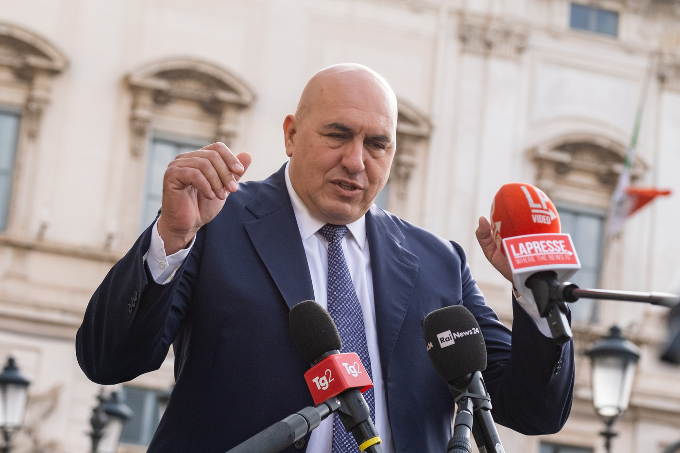 Governo, Difesa: nessun conflitto di interessi per Crosetto