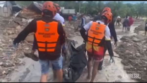 Filippine: sale a 47 il numero dei morti per le inondazioni