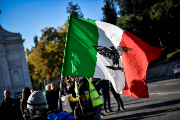 Gruppi di estrema destra a Predappio per l’anniversario della Marcia su Roma