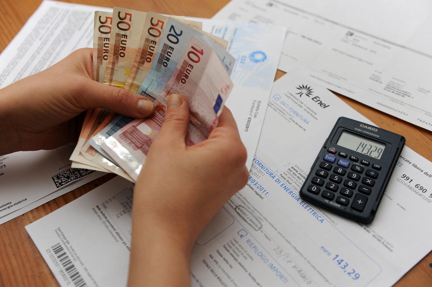 Bollette, Arera: luce in calo del 19,8% nel secondo trimestre