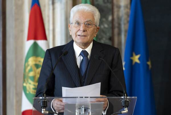 Ucraina, Mattarella: “Clima di incertezza, pace va costruita ogni giorno”