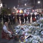 Corea del Sud, il tributo alle vittime della calca di Halloween