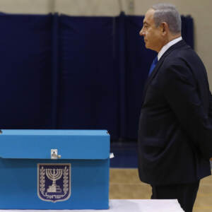 Israël: le Parlement vote des lois ouvrant la porte au nouveau gouvernement