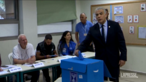 Israele, Yair Lapid al voto: “Elezioni sono scelta tra passato e futuro del Paese”