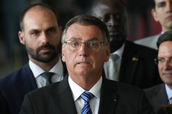Brasile, Bolsonaro: “Continuerò a seguire Costituzione”