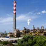 Ucraina, Wsj: “Mosca elude sanzioni su petrolio tramite raffineria Priolo”