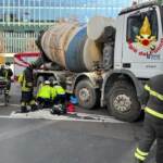 Milano, investita da betoniera: grave 66enne