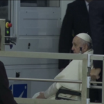 Papa, Francesco parte per il Bahrein