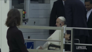 Papa, Francesco parte per il Bahrein