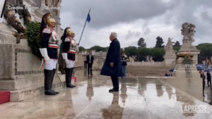 4 novembre, Mattarella all’Altare della Patria