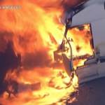 Los Angeles, camion in fiamme: salvo il guidatore