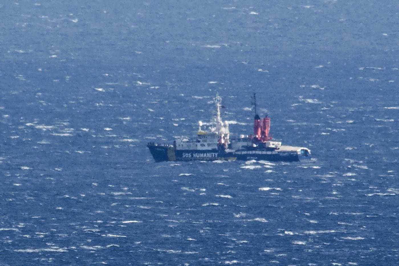 Migranti, Sos Humanity: “Italia contribuisce a morti nel Mediterraneo”