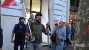 Manifestazione Roma, Letta contestato da pacifisti