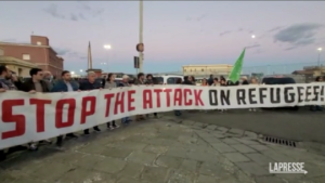 Migranti, a Catania il flash mob della rete antirazzista