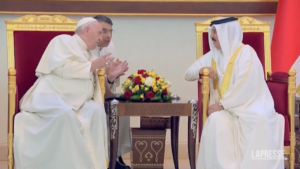 Vaticano, Papa Francesco conclude il viaggio in Bahrein
