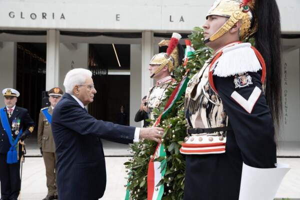 Fascismo, Mattarella: “Tramandare memoria per creare cultura pace”