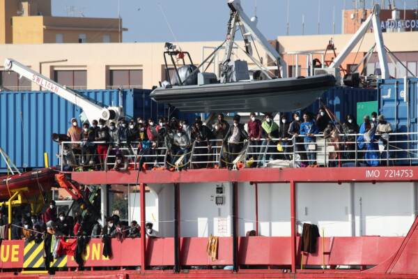 Migranti, Geo Barents diretta a Catania con 572 persone