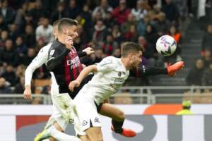 Milan-Spezia 2-1, decide Giroud all’ultimo respiro