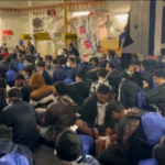 Migranti, la Geo Barents entra in porto a Catania: ispezioni per gli sbarchi