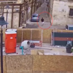 Bari, tentato omicidio in piazza: le immagini