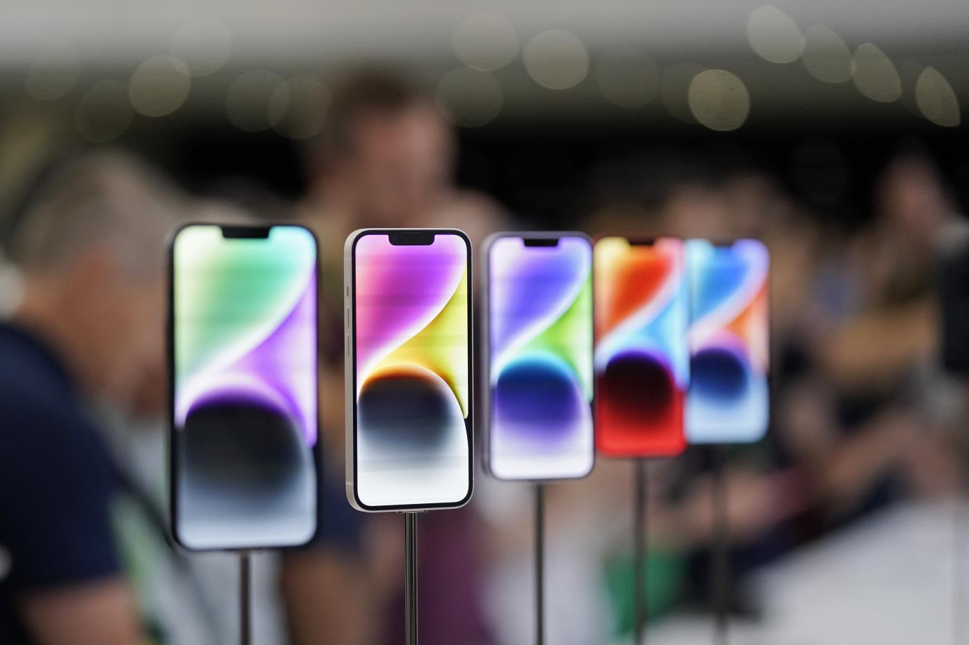 Apple, si allunga l’attesa per i nuovi iPhone