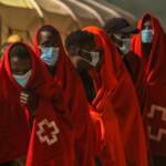 Migranti, Ue: “Accettare richieste asilo anche in mare”