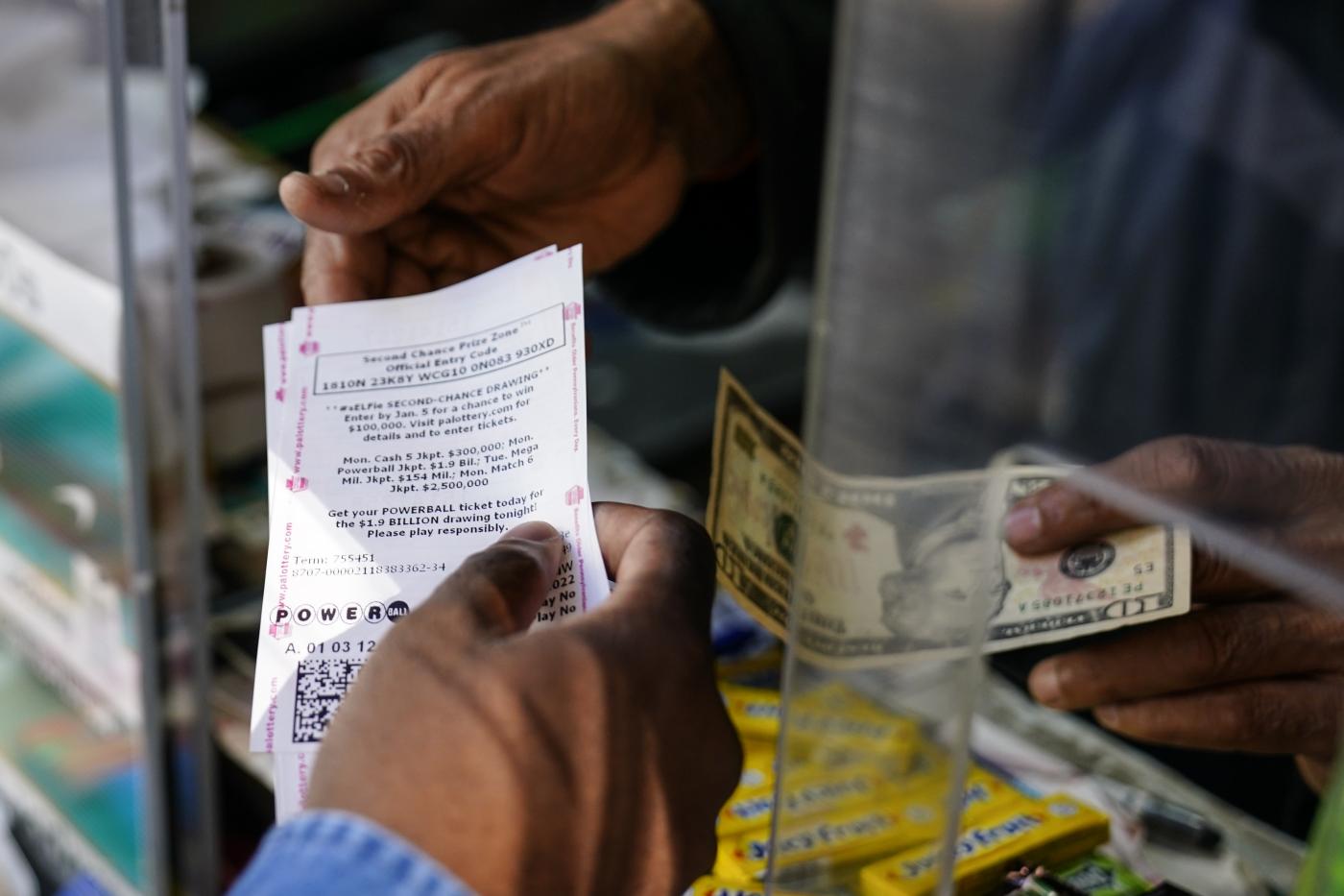 Usa, vinti 2 miliardi al Powerball: è record